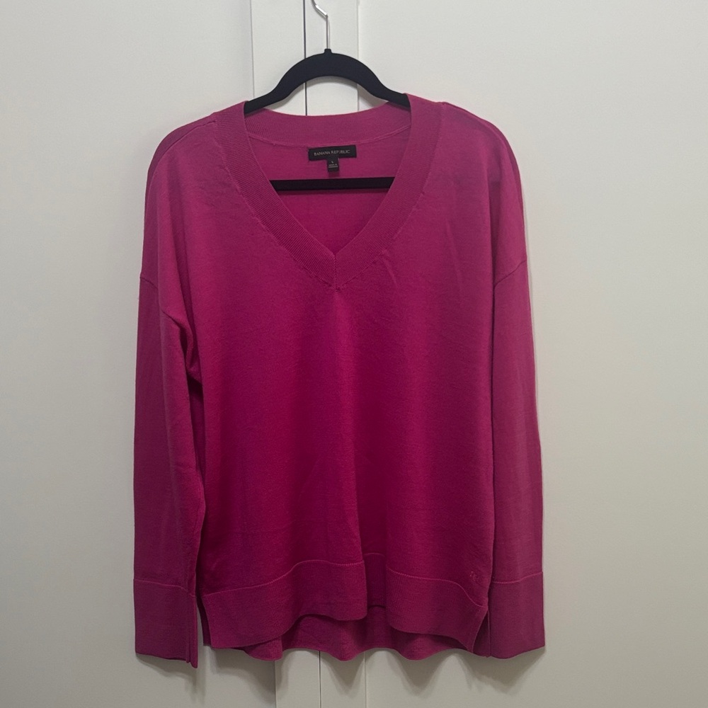 Banana Republic Lightweight Merino Wool oversized V-Neck Sweater, Like New, L